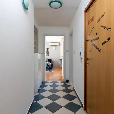 Nava In Center Of Apartamento Split